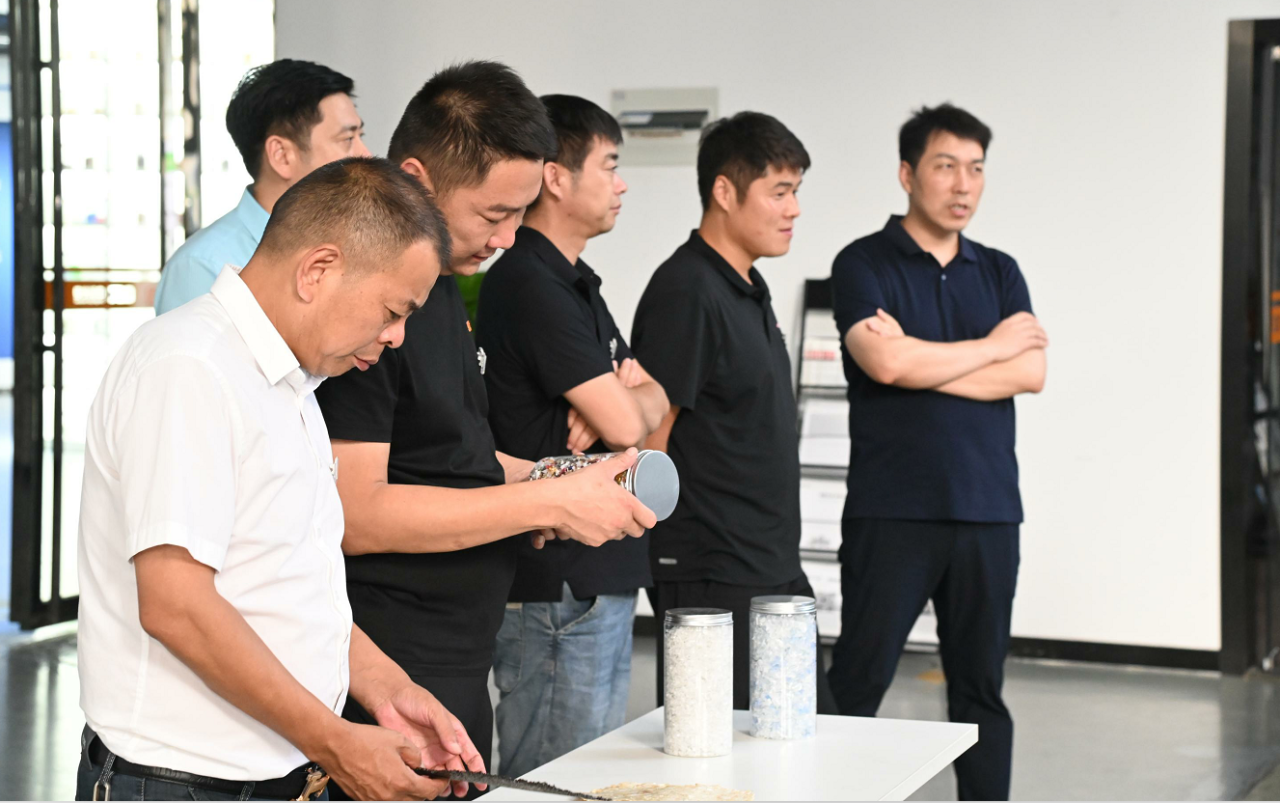 http://www.rmrchh.com.cn/Upload/ueditor/1727252581394268.png