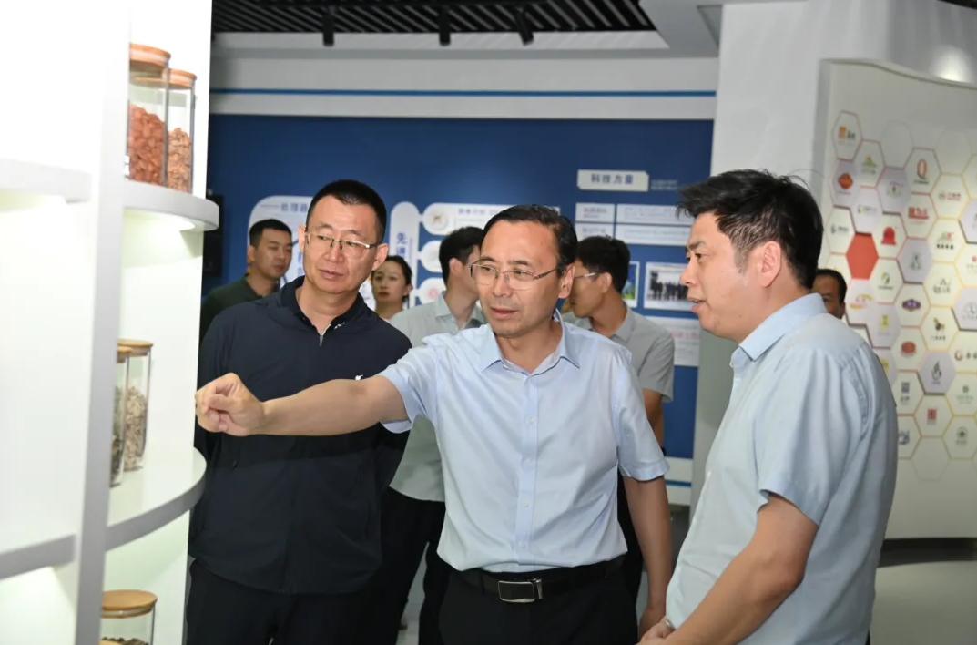 http://www.rmrchh.com.cn/Upload/ueditor/1751859900409699.png
